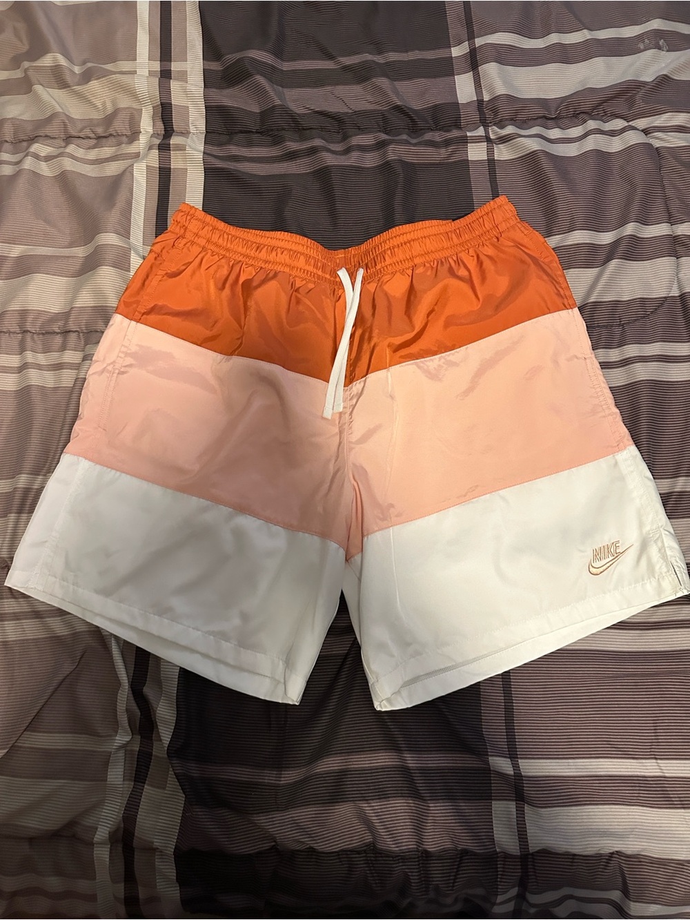 Nike City Edition Woven Shorts Mens Large White Orange
CJ4486-800